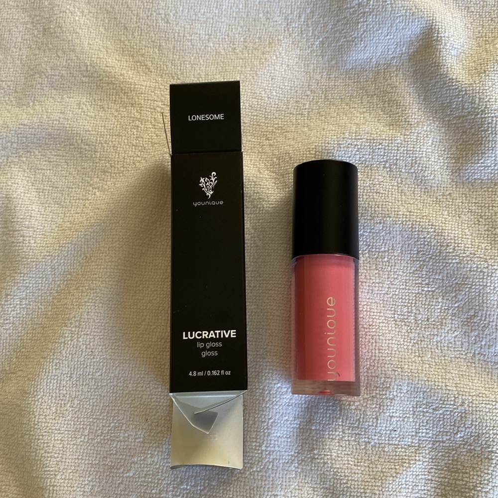 Younique lip gloss Lonesome NIB